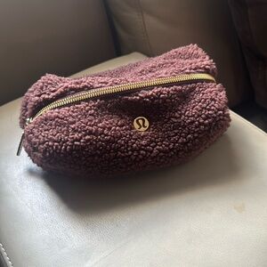 Lululemon  Ready Mini Pouch.
